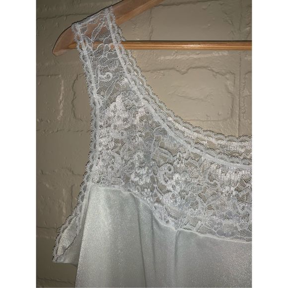 Vintage White Lace Tank Top - Picture 2 of 11